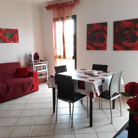 Guesthost - La Casa Papavero In The Centre Of Pula! Apartmán